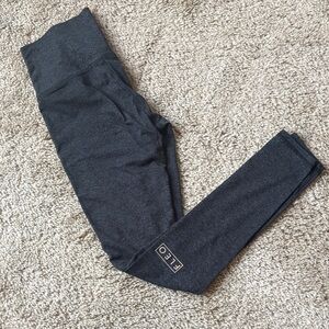 Fleo 28” Heather Charcoal Leggings